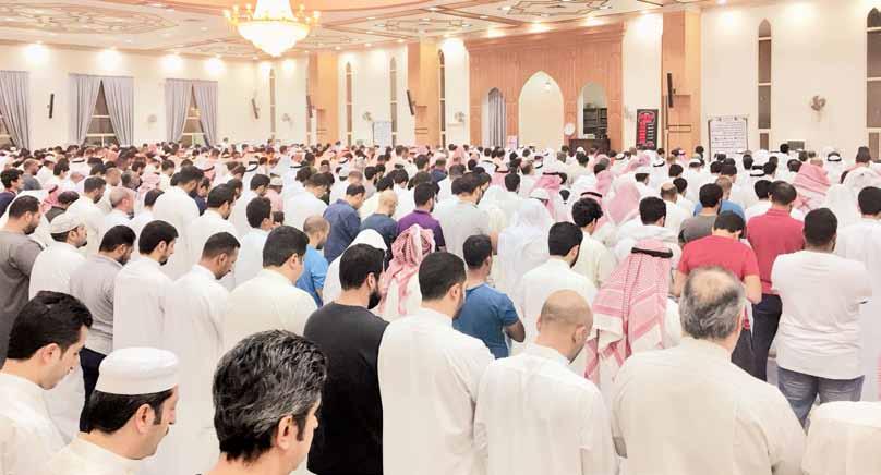 الكويت 13 نور اإلسالم إشراف موسى األسود للتواصل: q8aswad@hotmail.com االحتكار وغالء األسعار حذ ر النبي )صلى اهلل عليه وسلم( من االحتكار الذي يسب ب غالء األسعار فقال:»من احتكر فهو خاطئ«.