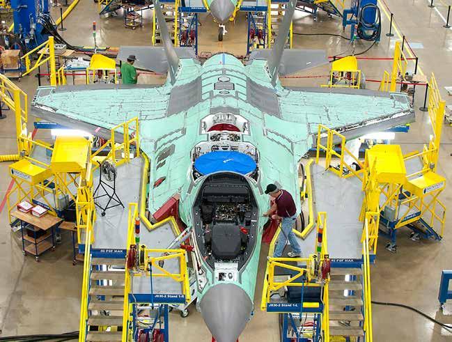 - 1 منوذج F-35A خم ص ص ل إالقالع والهبوط االعتيادي االإ شدار التقليدي ذات االإقالع والهبوط التقليدي )CTOL( املخ ص ص للقوات اجلوية ا
