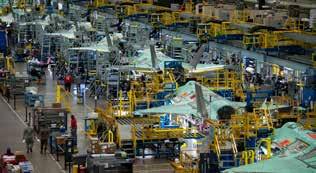 - 2 منوذج F-35B خم ص ص لالإقالع الق صري والهبوط العمودي هي طائرة االإقالع الق شري والهبوط العمودي )STOVL( وعلى غرار االإ شدار A ف إان االإ