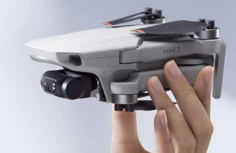 . وقد ك شفت شركة "DJI" عن اأ صغر طائرة دون طيار "درون" Mavic Mini 2 مزودة بكامريا 4K وزوم ب شري 4X تتميز بخفة الوزن ومزودة بتقنية OcuSync 2.0 وهي تقنية نقل البيانات اخلا شة بال شركة.