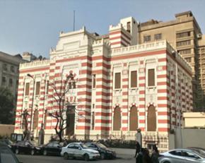 ومؤسسا لما مكن أن نسم ه مدرسة العمارة المصر ة فمع ق ام