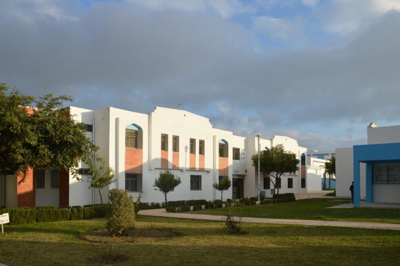 FACULTE DES LETTRES ET DES SCIENCES HUMAINES TETOUAN لكية اآلداب والعلوم اإلنسانية-تطوان لكية الآداب والعلوم الإنسانية -تطوان العميد: مصطفى الغاشي البوابة االلكترونيةwww.flsht.ac.