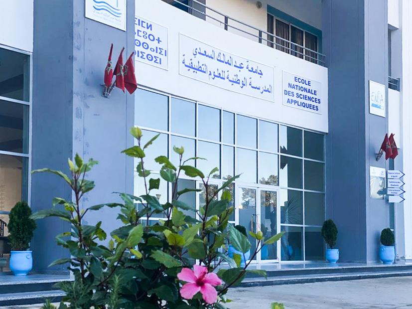 ECOLE NATIONALE DES SCIENCES APPLIQUEES TANGER المدرسة الوطنية للعلوم التطبيقية-طنجة المدرسة الوطنية للعلوم التطبيقية-طنجة المدير: أحمد موسى البوابة االلكترونية: www.ensat.ac.