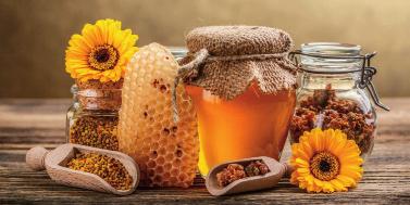 المقسوم و المقسوم عليه في 10 اأو 100 اأو 1000 بحيث يصبح المقسوم عليه عددا صحيحا ثم نجري القسمة.