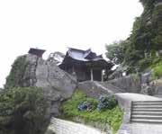 معبد سانزن-إن / محافظة كيوتو يقع معبد سانزن-إن يف أوهارا شمايل كيوتو وتم تأسيسه يف القرن الثامن.