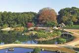 تضم المنطقة العديد من المزارات المهمة التي تجذب السياح من جميع أنحاء اليابان بما يف ذلك ضريح إيتسوكوشيما جينجا )ويسمى أيض ا مياجيما( وهو موقع تراث ثقايف عالمي يف مياجيما بمحافظة هيروشيما.
