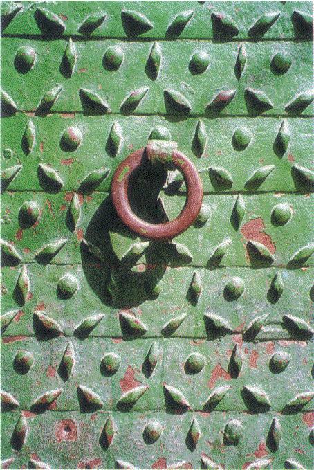 decoration to joinery with copper... to sculpture and wood fillings in homes, churches, mosques, or even the palaces of the sultans.