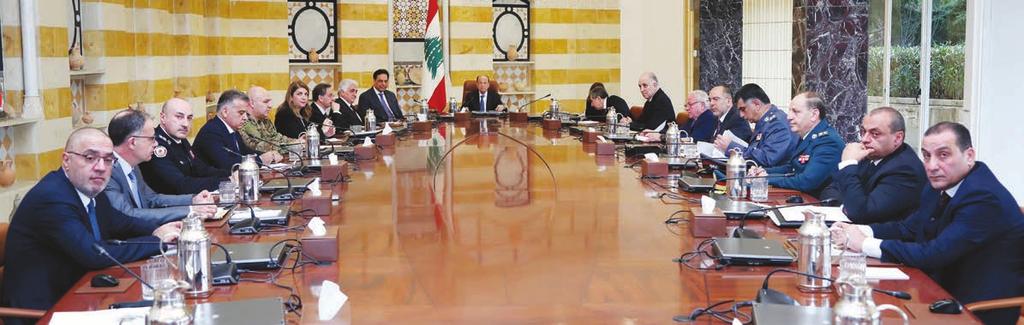 2 محليات العدد - ١٨١ السنة األولى السبت ٨ شباط ٢٠٢٠ "األعلى للدفاع" يتجن د لتأمين جلسة الثقة خفايا يرد د وزير سيادي يف مجالسه أنه وضع خطة متكاملة تؤمن وصول النواب إىل جلسة الثقة "من دون اعتماد العنف"