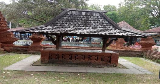 yang tuli), kaunuhu a'maa (keadaan-nya yang buta), kaunuhu abkam (keadaan-nya yang bisu). Ketiga, sifat jaiz adalah sifat yang mungkin boleh dimiliki dan boleh tidak dimiliki oleh Allah SWT.