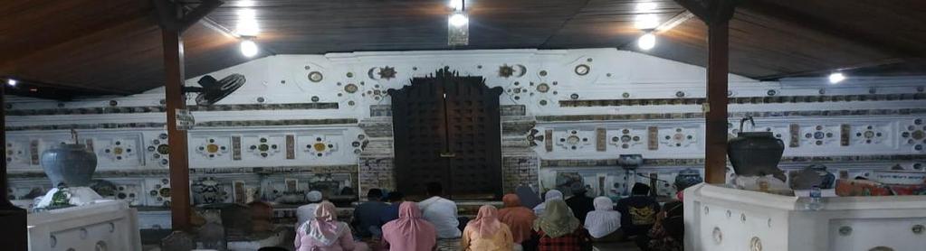 menjaga, dan memfungsikan sembilan lubang yang melekat dalam jasmani secara benar dan konsekuen, sehingga tidak melanggar aturan agama, norma dan etika pergaulan 93 dalam bermasyarakat.