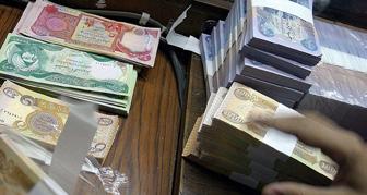 الزوراء: اوضيح الخبير االقتصادي الدكتيور صفيوان قيي اميس االربعياء ان اسعيار النفيط تمثل البوصلية التي يمكين مين خاللهيا الحكم عيى حجيم الطليب العاملي الفتيا اىل ان اسعيار النفيط ستعيود اىل طبيعتها