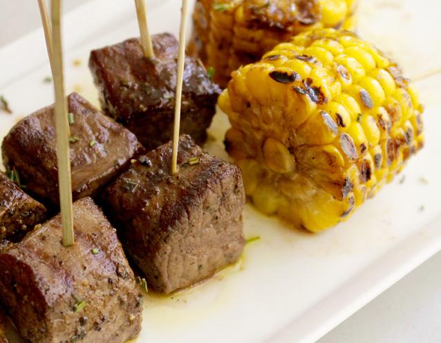 Calories كاساديا الدجاج الخس الجبن االمريكي صلصة الطماطم مع الكريم الحامض والقواكامولي س.