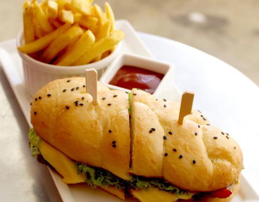 american cheese and lettuce SAR 52 1069 Calories فيلي ستيك ساندوتش بلحم البقري مع البصل المحمص والمشوم والفلفل الحلو والخس مغطى