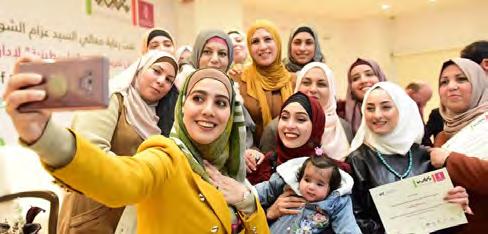 إدارة أعمال الشركات الشمول المالي برامج تمكين المرأة فلسطينية برنامج تخريج الفوج الرابع من برنامج :MiniMBA تميز العام بتخريج الفوج الرابع من برنامج فلسطينية إلدارة األعمال Mini MBA في الضفة الغربية
