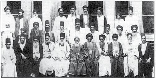 11 10 الموص ل تش هد بداي ات التصوي ر الفوتوغرافي في العراق رفعة عبد الرزاق محمد ل يع رف عل ى وج ه التحديد بداي ة معرف ة العراقيني بالت صوي ر الفوتوغ رايف ول توج د ا ش ارات وا ضحة تعني الباحث على ذلك.