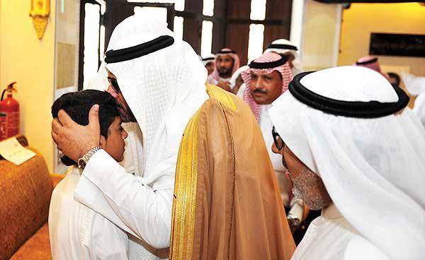 وأكد الصفيان أن العمل اإلرهابي يف احليدرية بسيهات»ادمى قلوبنا جميعا«الفتا الى ان املصاب لم يصب أهالي الشهداء وحدهم وإمنا أصاب اجلميع مبقتل خصوصا وأن احلادثة االرهابية استهدفت االبرياء.