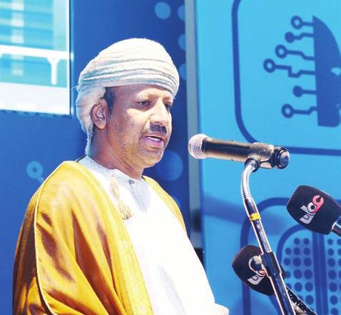 وقال م ع ايل وزير الزراعة والرثوة السمكية -يف ختام الحفل: إبداعات وقدرات أبنائنا الطالب مل تأت من فراغ وإمنا هنالك بيئة حاضنة لهذه اإلبداعات أتاحت الفرص لهم سواء من قبل وزارة الرتبية والتعليم