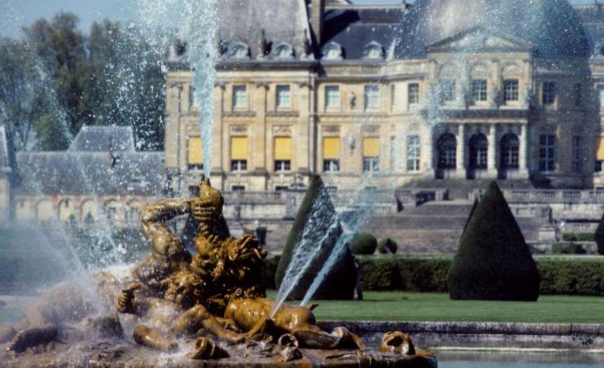 أمثلة لحدائق عصر النهضة الفرنسية ) Vaux Le Vicomte Gardens - 1650( حدائق